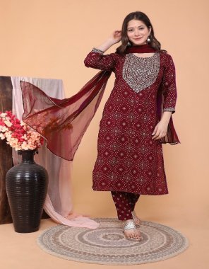 maroon 14 kg heavy rayon with foil work | top length - 42 